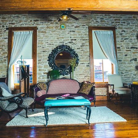 Upstairs Inn Hico ภายนอก รูปภาพ