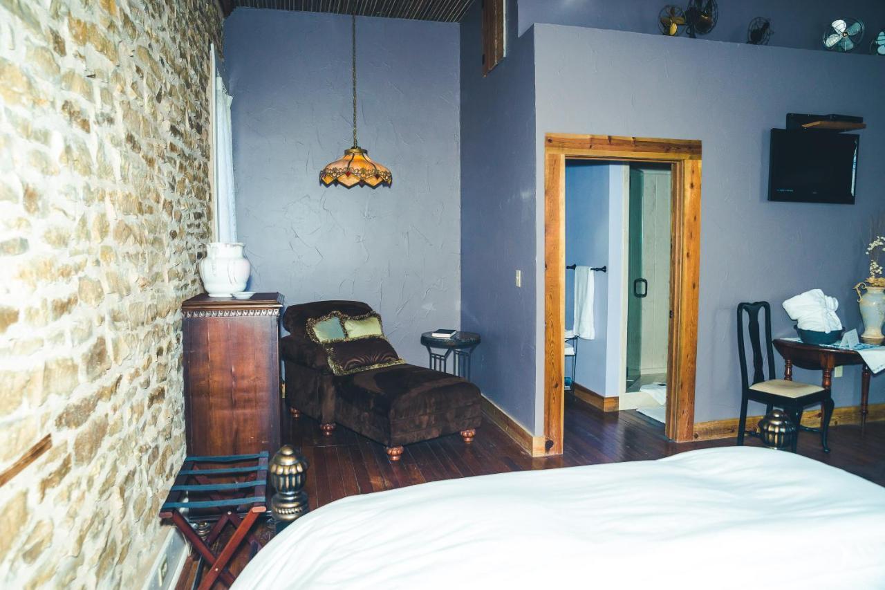 Upstairs Inn Hico ภายนอก รูปภาพ
